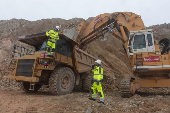 Dassy HIVIS steengroeve 02 final voor